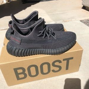 Yeezy Boost 350 v2 Black